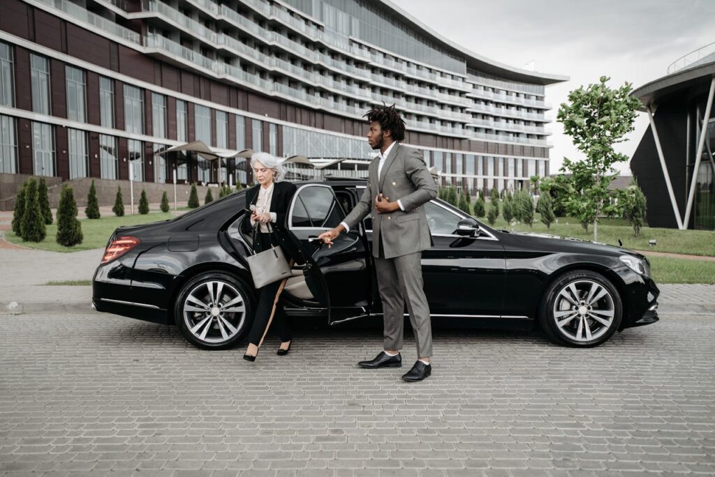 Book Car Service: PBI Airport & Palm Beach Gardens, FL – Black, SUV, Limo, Chauffeur