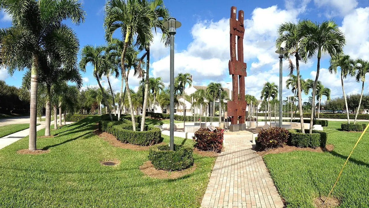 Landscaped median with palm trees in Palm Beach Gardens, Florida
