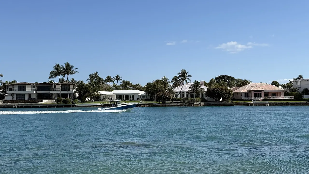 Jupiter Inlet from Dubois Park looking north