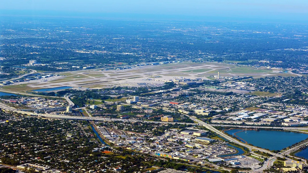 Palm Beach International Airport photo Don Ramey Logan