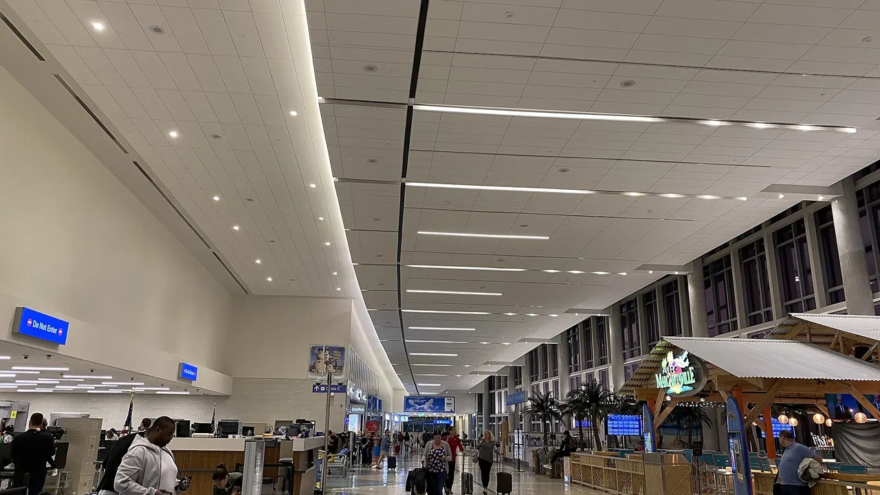 Fort Lauderdale Airport Terminal 1 hallway