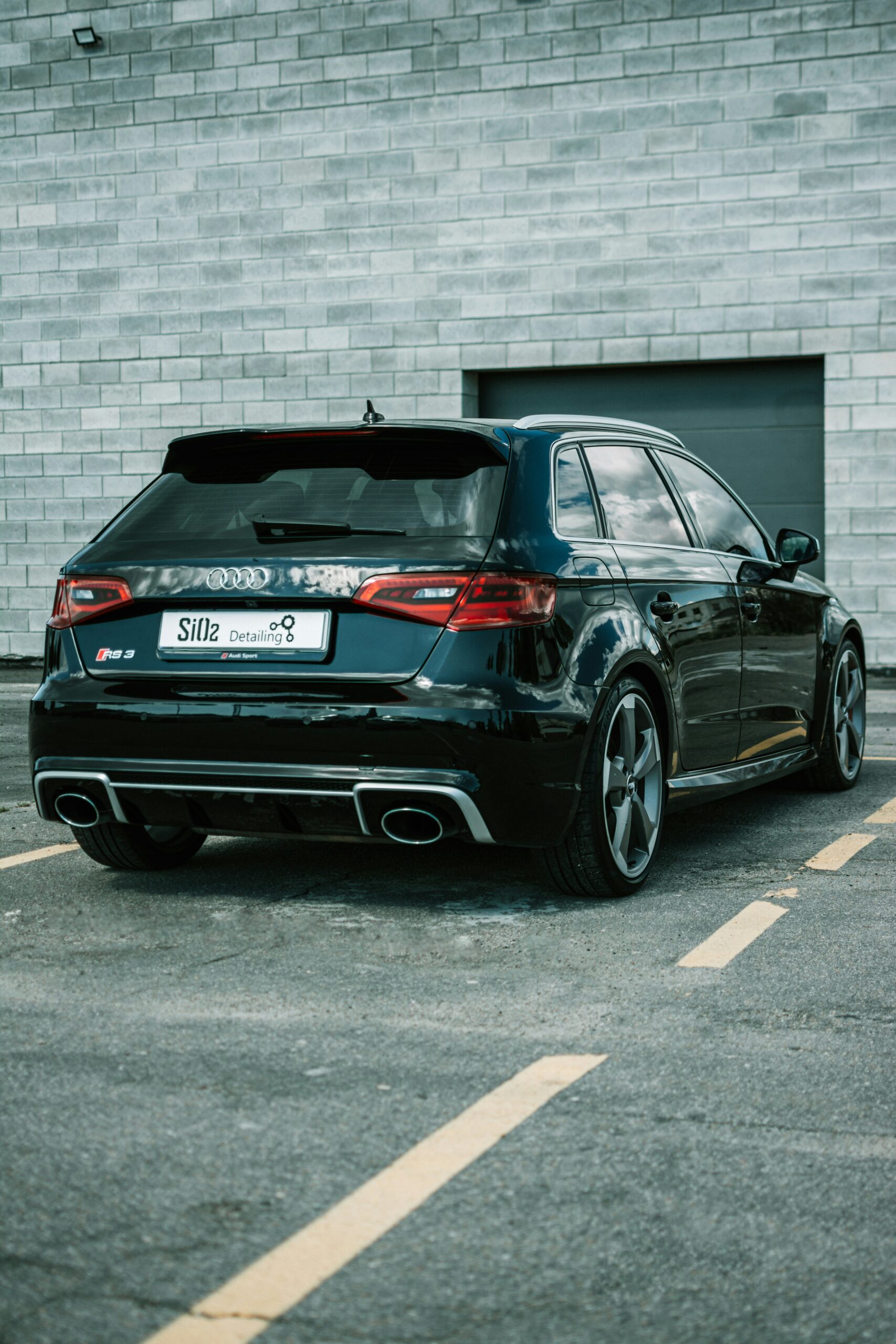 Hourly vs. Point-to-Point: Which Chauffeur Service Fits Your Night Out?